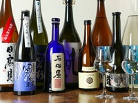「黒龍」「新政」をはじめ、各地より旬の味覚と合わせたい日本酒をピックアップ。季節の限定酒も用意されています。