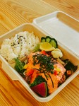 数種の梅を使った自家製のタルタルソースと野菜がたっぷり添えられたチキン南蛮
単品￥850