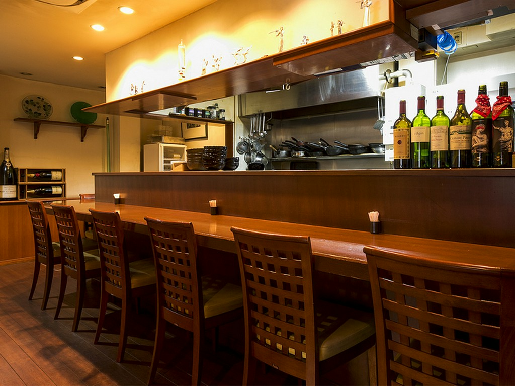 次に出合う料理に期待が高まる、心地のよい空間