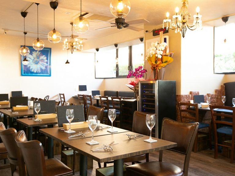 じっくりガールズトークを楽しむ。女子必見のオシャレ隠れ家バル