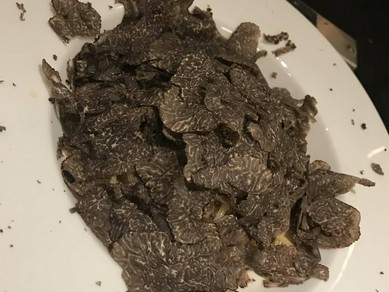 独自の感性が光るソースが美味しさの決め手! 『黒毛和牛とフォアグラのソテー』