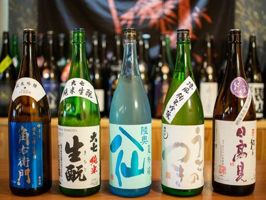 銘酒といわれる日本酒が常時6〜7種ラインナップ
