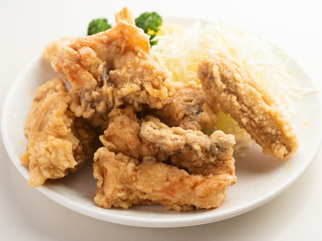 手づかみで「ガブリ」と豪快にかぶりつきたい『骨付き唐揚げ』