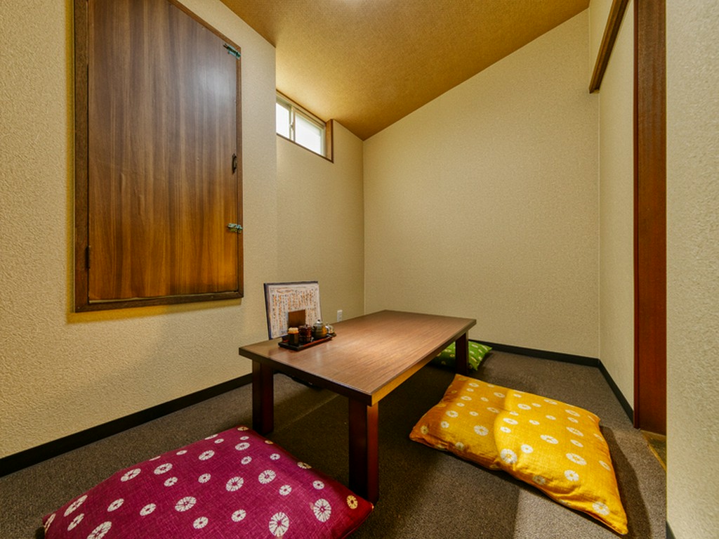 家族連れには小上がりがおすすめ。親子で優しい料理に舌鼓