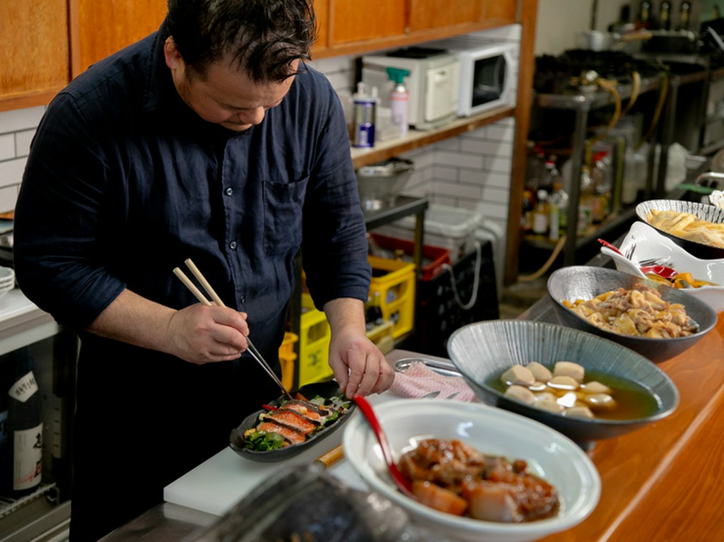 来店者との出会いは一期一会。カウンター越しの会話が大切