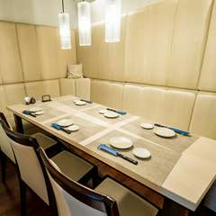 接待がスムーズに進みそう。柔らかな印象の半個室