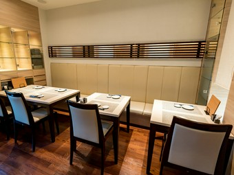 大人がゆったりと過ごせる、落ち着いた空間に