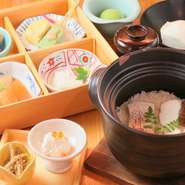 幸村さんが「この人！」と惚れ込んだ、魚沼の米農家から直送されるコシヒカリ使用。ご飯は注文が入ってから炊き上げています。土鍋ご飯を味わうためのコースがあるほどで、ご飯目当てに足を運ぶ人も多いそう。

