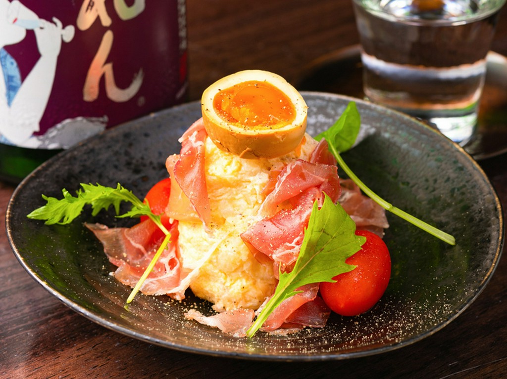 燻製たまごを練り込んだ大人の『ポテトサラダ』