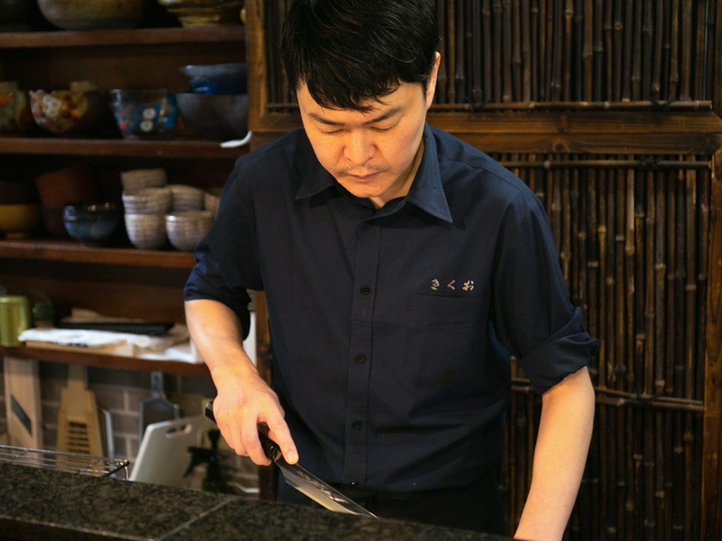 こだわりの料理と自ら選んだ各地の酒で、提案を交えたおもてなし