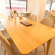 外食が多かったり、ついつい食べ過ぎたりしてしまう人におすすめしたいレストランです。化学調味料不使用で健康に配慮したおかずがズラリ。ご家族や友達同士での利用はもちろん、おひとりでも気軽に利用できます。
