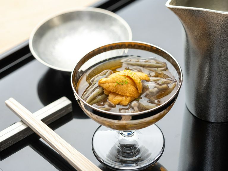 ジュンサイとウニ