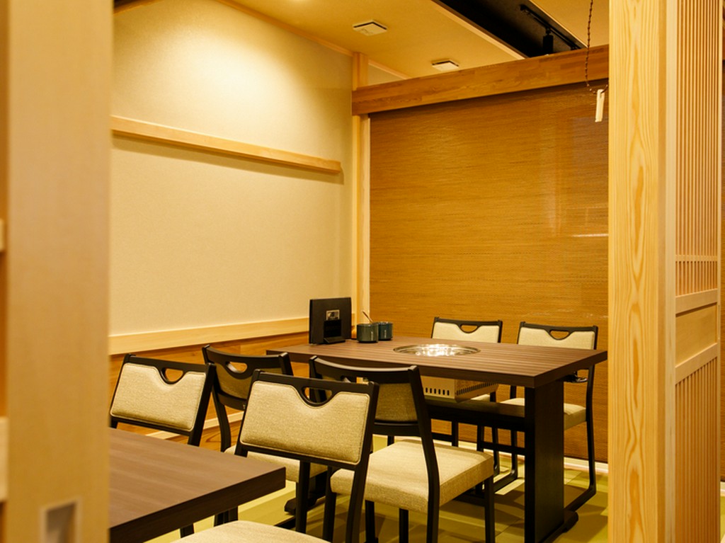 落ち着いて憩える和の上質空間で、ふぐ尽くしの贅沢な時を満喫