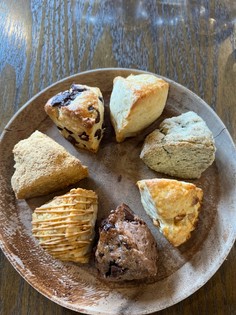 毎日、店内で手づくりするサックリ『スコーン』