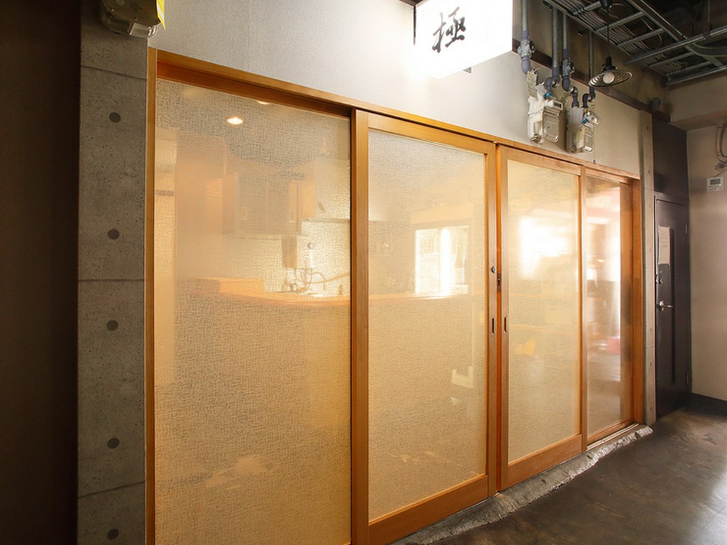 仕事帰りにふらりと立ち寄って、本格的な寿司を気軽に堪能