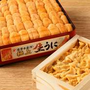 季節ごとに高級ウニを全国から厳選。夏は北海道利尻産の馬糞ウニのなかでも特に上質なピンクウニ、または、九州や四国、中国地方などで獲れる赤紫ウニを仕入れています。いずれも名古屋では入手が難しい逸品ばかり。