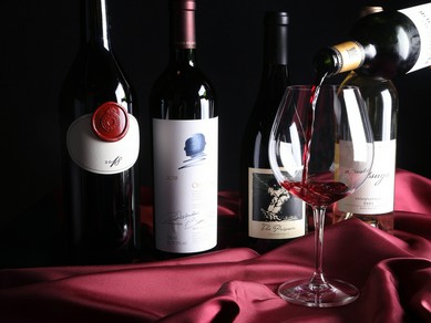 秀逸なセレクトで楽しませてくれるワインが評判