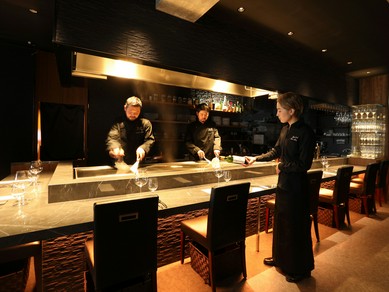 五感を刺激し、幸せな食時間へと誘う、落ち着いた空間