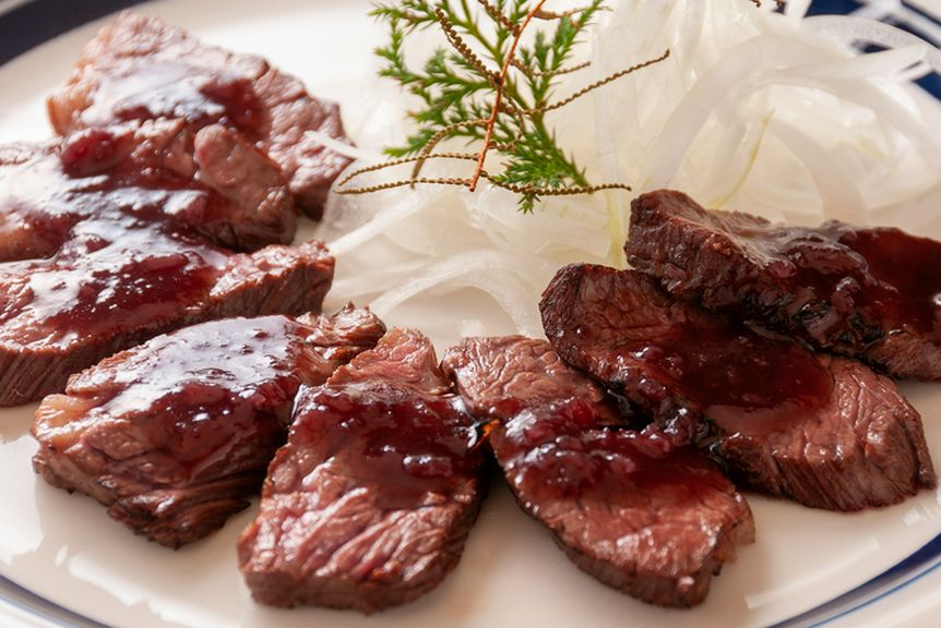 肉) 和牛モモ肉のたたき