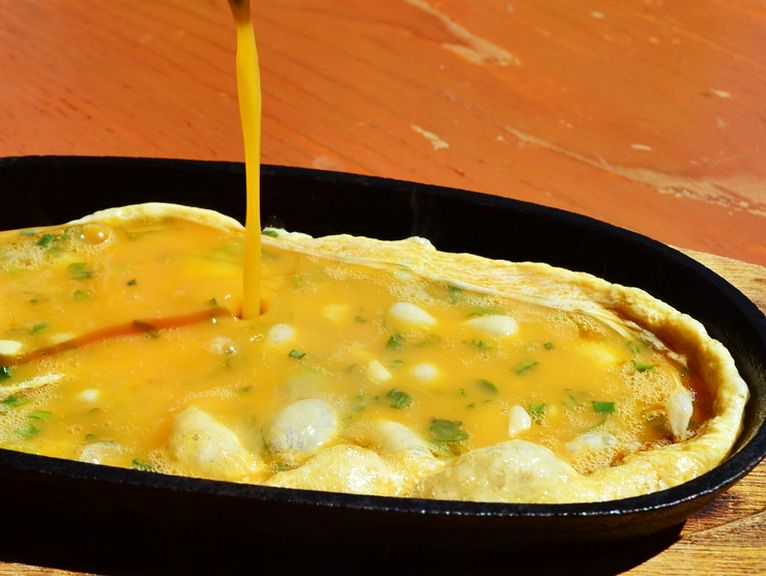 鉄板たまごステーキ(ネギ or チーズ)