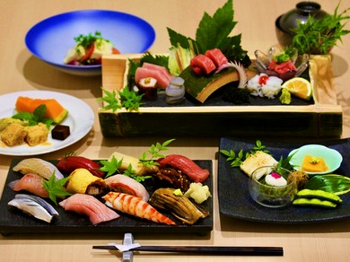 [鮨好きにオススメ!!]【前日迄要予約】旬を味わい、旬を楽しむ。『極　鮨堪能コース』