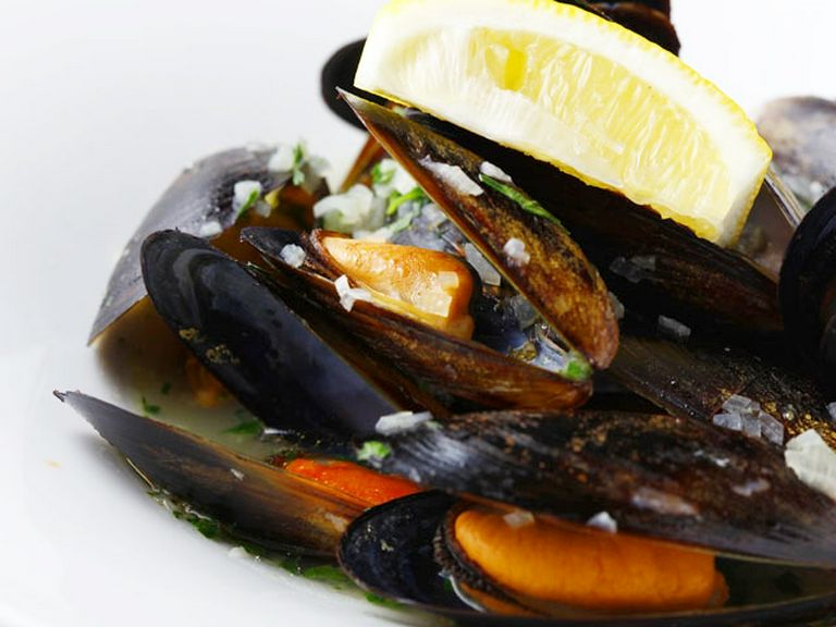 ムール貝の白ワイン蒸し