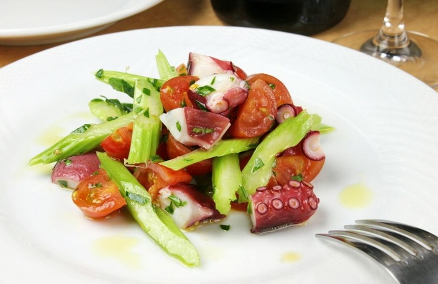 タコとセロリのサラダ