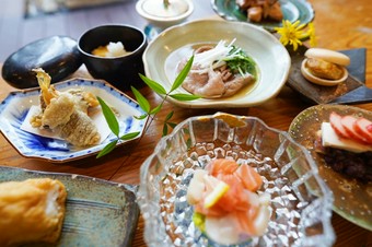 新年の各種お集り事に… こうちやさい割烹コース"(料理9品程度) お一人様 5500円