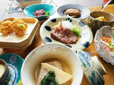 春の歓送迎会など各種お集り事に… こうちやさい割烹コース"(料理9品程度) お一人様 5500円