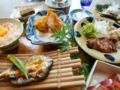 夏の各種お集り事に… こうちやさい割烹コース"(料理9品程度) お一人様 5500円