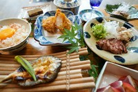 ランチでもご利用可能♪
各種お集り事等で♪ 旬食材を使ったお料理をお楽しみいただける、こうちやさい割烹コース"が登場!!お一人様 5500円でお仕立てしております。
是非、四季物語きすけで、季節を感じて下さい。