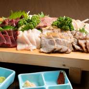オーナーの「美味しいお肉を食べて欲しい」という気持ちから、提供される肉は厳選された国産のものにこだわっています。中でも入手困難と言われている、神奈川県三浦半島産の「葉山牛」はぜひ味わいたい一品。