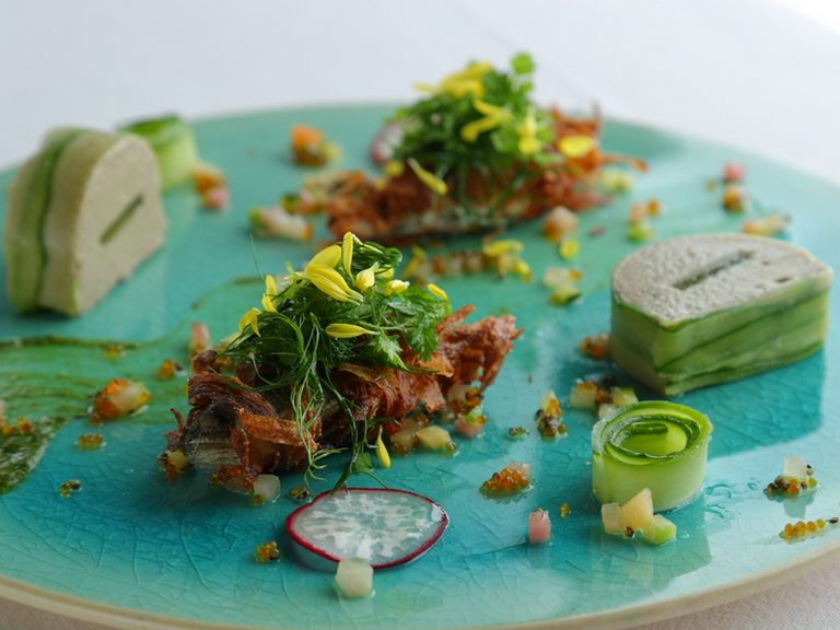 選び抜かれた食材を使用し、“多彩な味わい”に昇華する