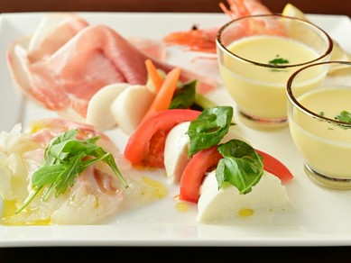 本日の前菜4種盛り合わせ（スタッフまでお尋ねください）