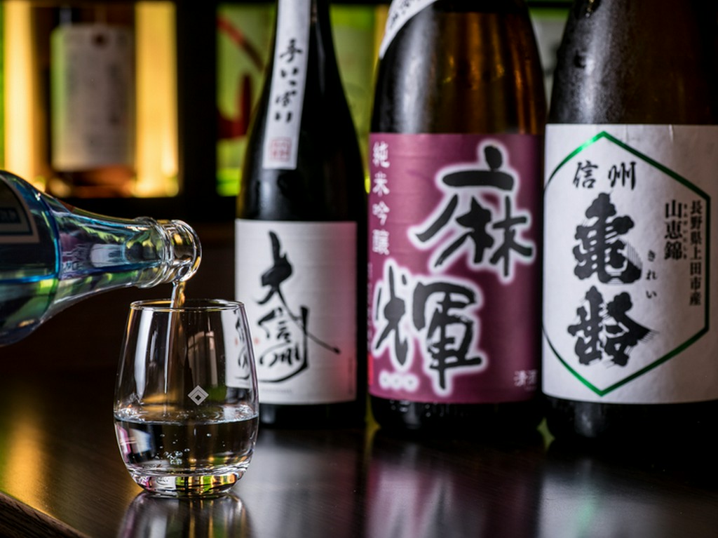 醸造家が魂込めてつくった日本酒を、冷蔵管理で美味しさを維持