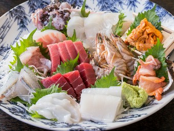 “春夏秋冬の魚介”をあしらった豪華な『盛り合わせ』