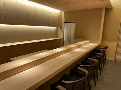 緊張しそうな「初めてのカウンター寿司」のイメージが覆る