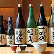 店主が吟味した寿司と和食に合う日本酒を用意。夏酒など、季節ごとの限定酒も取り入れながら、様々な和のマリアージュに酔いしれることができます。接待や記念日の予約で、特別な酒の用意も相談できます。