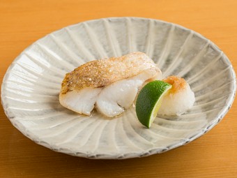 全国各地から厳選した、脂の乗った旬を味わう『のどぐろの塩焼き』