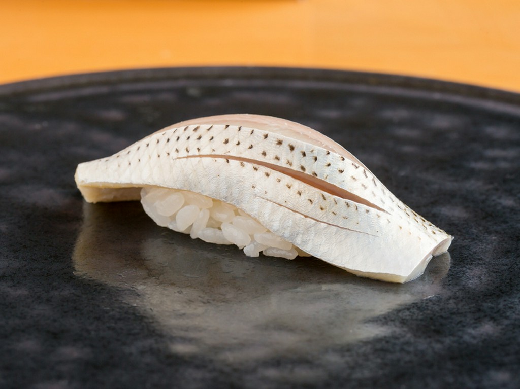 おまかせで味わう、江戸前の仕事をした『小肌』