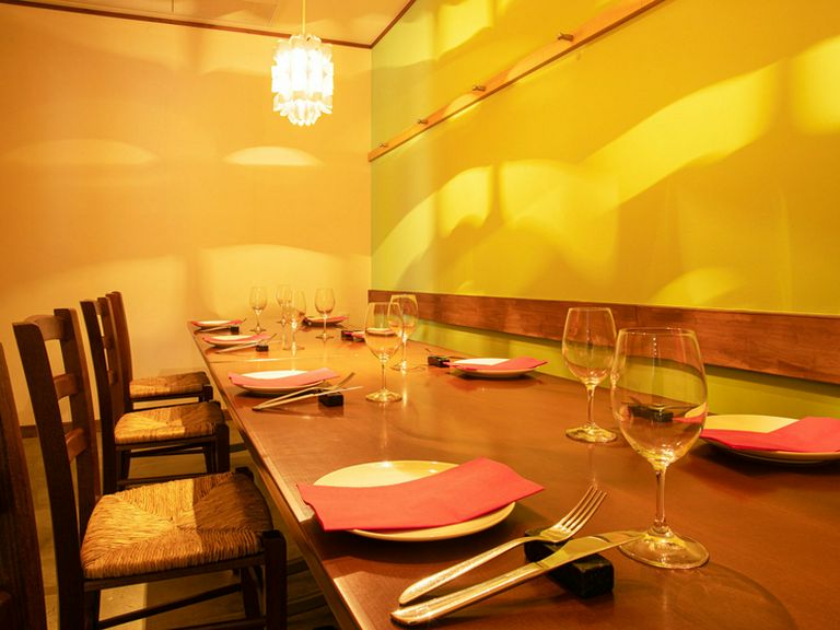 会食に最適な、最大8名で利用できる人気の個室