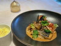 •贅沢ブイヤベース
　　(鮑、オマール海老、帆立、白身魚、つぶ貝、ムール貝)
•サフランライス

※ご予約につきましては、事前にお問い合わせください