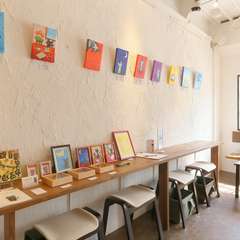 ティータイムしながら、アートにも身近に触れられるギャラリー