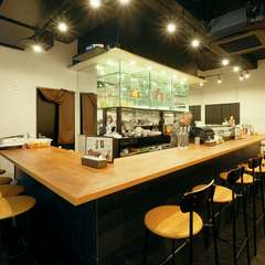 シンプルで明るく居心地の良い雰囲気の中、気ままに過ごせる