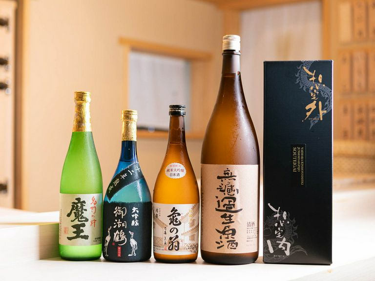 食材に合わせ、厳選仕入れの日本酒を飲みながら過ごす至福の時
