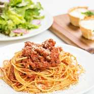 ピッツァorパスタ＋サラダ＋前菜＋デザート＋コーヒーor紅茶