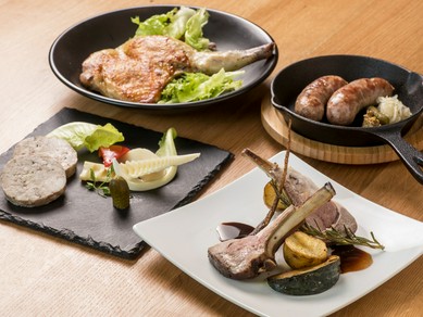 ワインに良く合う肉のご馳走、種類も豊富な『シャルキュトリー』