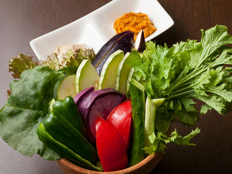 臭みなく美味な「鴨肉」や、農園直送の「有機野菜」を味わえる