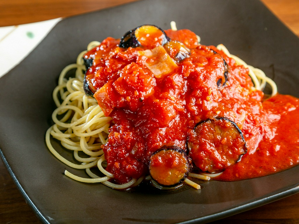 なすとベーコンのパスタ