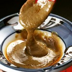 【かに吉】では特上の松葉がにのかにみそだけを使いお出ししています。脂の乗ったかにみそは、臭みもなく口の中に入れると何これと言うくらいの美味しさです。